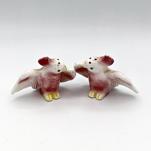 Vintage - MCM Pink Cockatoo Salt and Pepper Shakers - Picture 2 of 4